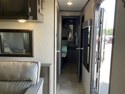 Used 2020 JAY FLIGHT 31MLS Campers, Caravans, Motorhomes Michigan US | Miedema Asset Management Group #1372914