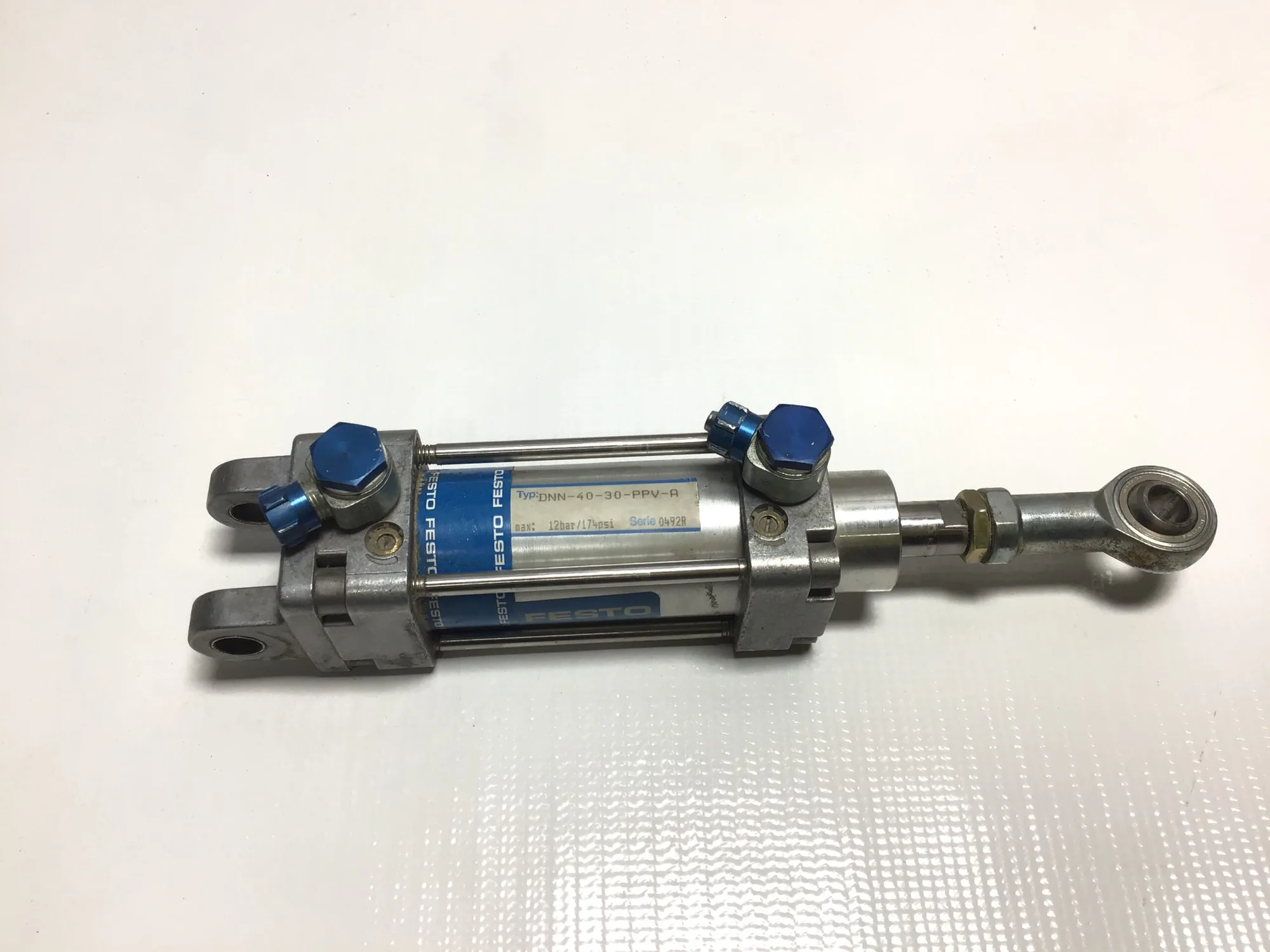 Festo DNN-40-30-PPV-A Pneumatic Cylinder 12bar 174PSI Series 0492R
