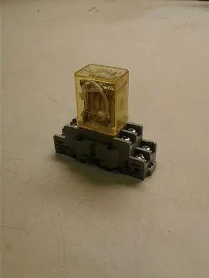 USED IDEC RH2B-UL SH2B-05
