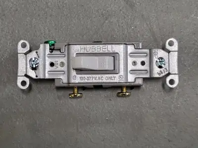 NEW HUBBELL CS115W