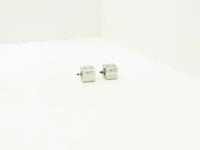 SMC CQ2A20-15DC Pneumatic Air Cylinder 20mm Bore 15mm Stroke 145psi Lot of 2