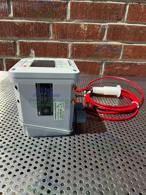 USED ABB TB82EC1010010 CONDUCTIVITY TRANSMITTER 4-20 MA W/ SENSOR