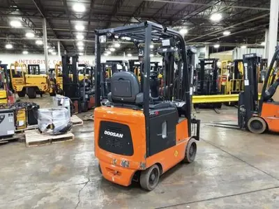 USED 2019 DOOSAN BC15S-5