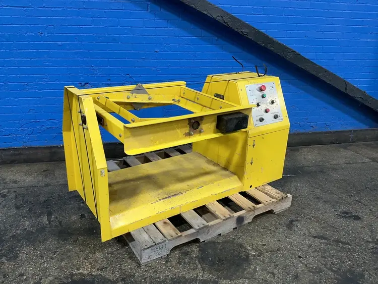Used MANNETRON _UNKNOWN_ Rotational Molding Machines Ohio US | HGR 24 #1443176