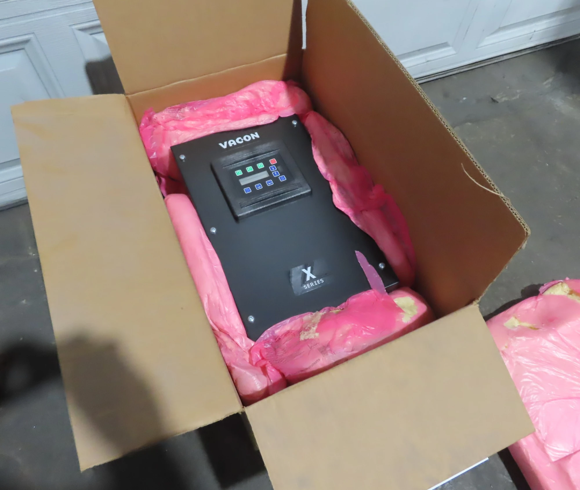 Vacon X4 AC Drive, 20 hp new surplus