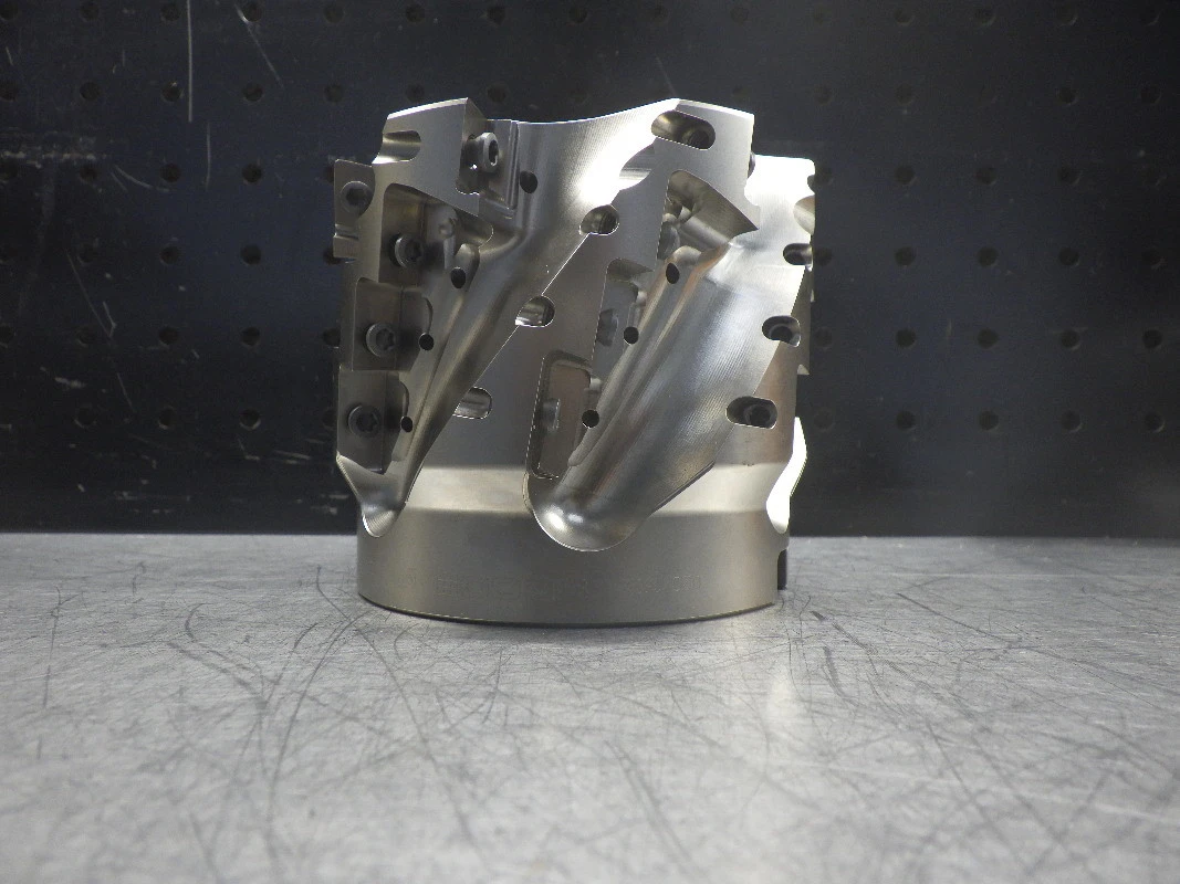 SECO 4" Coolant Thru Milling Cutter 1-1/2" Arbor R220.69-04.00-18M6AN (LOC3028A)