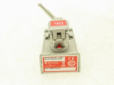 Allen Bradley 440T-MSALE10DB Guardmaster Trapped Key Interlock Switch With Key