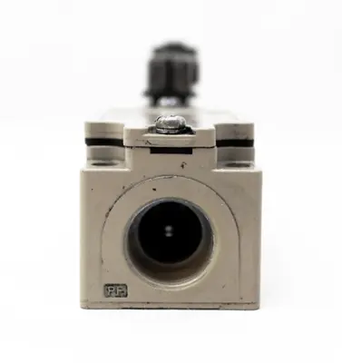 USED OMRON D4B-2111N