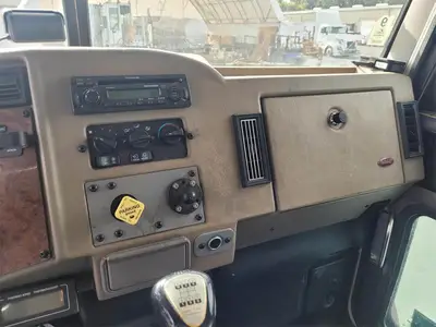 USED 2007 PETERBILT 335