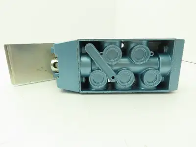 Honeywell Skinner S3T0CCX2 Directional Control Valve Pneumatic Air Foot Pedal