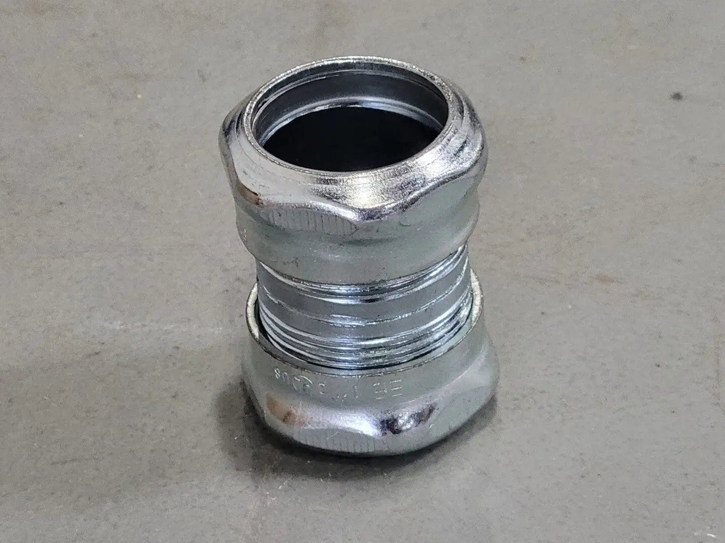 1" EMT Compression Coupling (Box of 21)