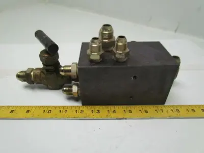 Hyundai HIT15S Hydraulic Manifold Distribution Block W/Fittings