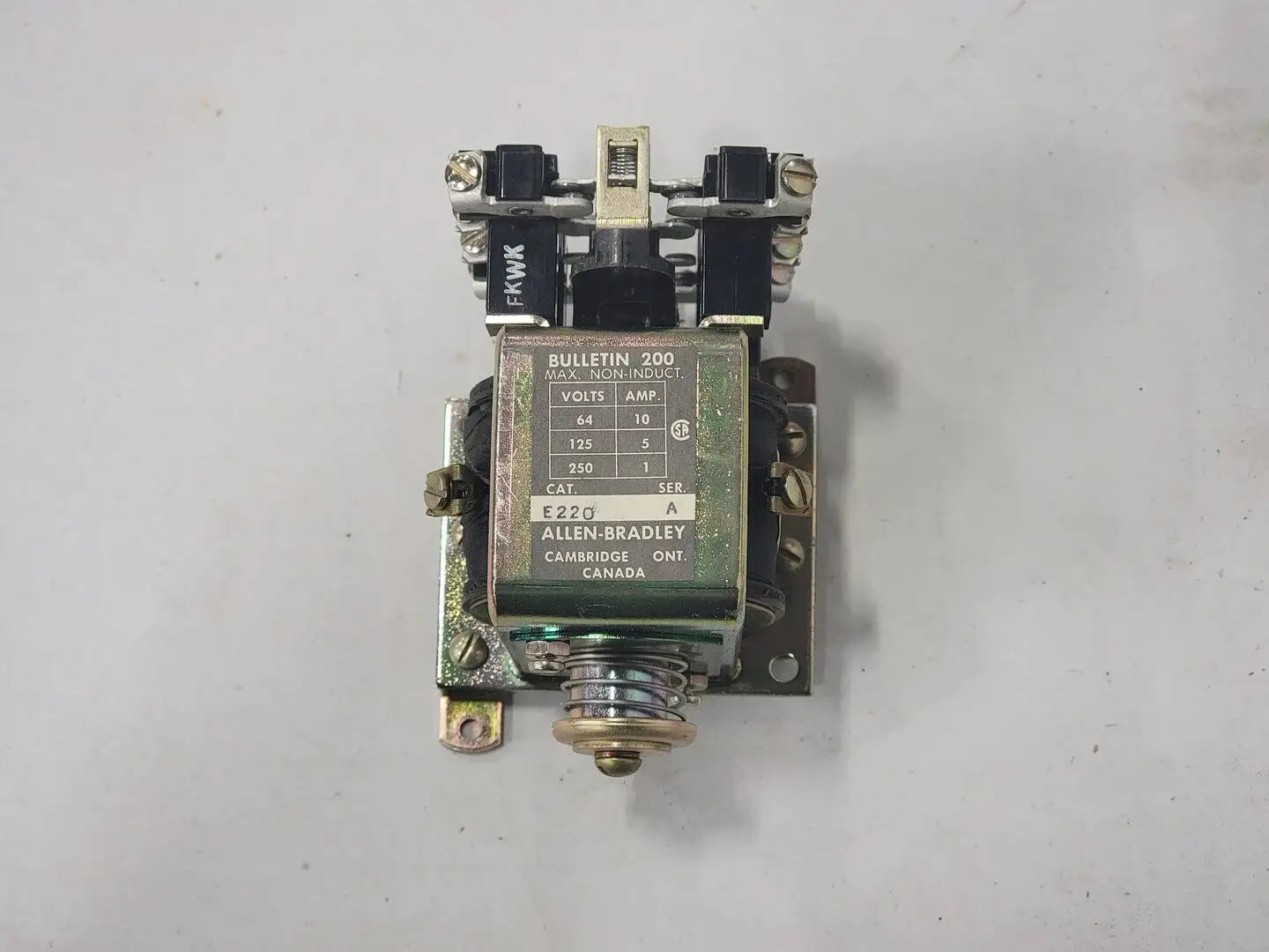 USED ALLEN-BRADLEY 200-E220 Z2