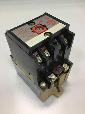 USED ALLEN BRADLEY 700-PK400A1 SER B