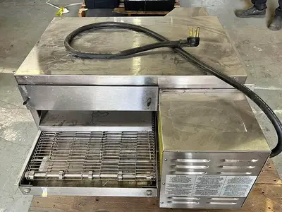 Blodgett electric conveyor pizza oven