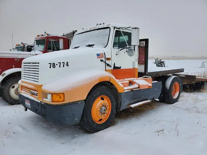 Used 1994 INTERNATIONAL 8200 Conventional trucks Idaho US | Berry Machinery #910892