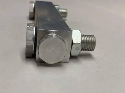 New | in-Stock LUBE DEVICES _UNKNOWN_ Universal Pressure Meters Ohio US | Surplus Asset Holdings #1239661