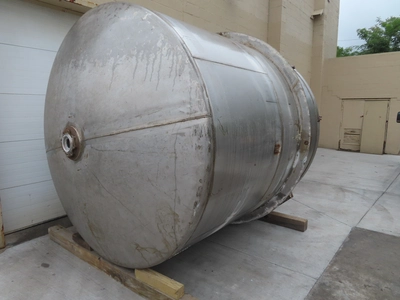 3,000 gallon Stainless Steel Mix Tank with Dish Bottom