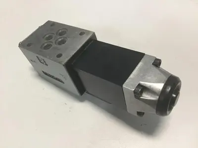 USED REXROTH 4WE6UA51AG24NZ4