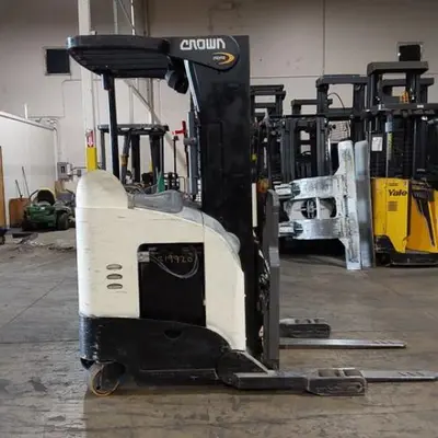 USED 2018 CROWN RR5725-45