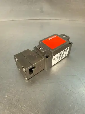 Euchner NZ1VZ-3131E-M Safety Switch 082122 Ac-15 4A 230V (4.2.3)
