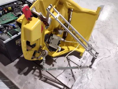 Used FANUC A05B-1522-B201 Robot with R-30iA Mate A05B-2553-B360 Controller Robots Michigan US | Maverick Industrial Sales #1397608