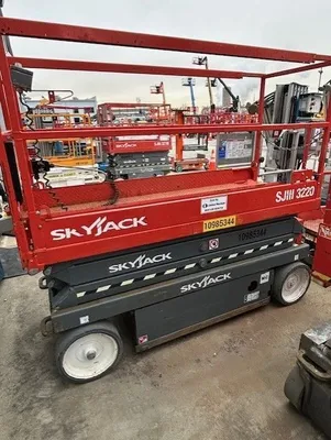 USED 2019 SKYJACK 3220
