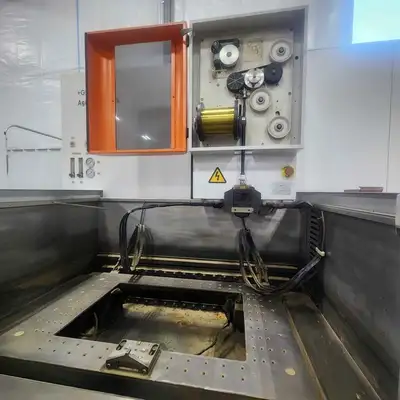 2010 AGIECHARMILLES CUT 30P Wire EDM | Toolquip, Inc. (1)