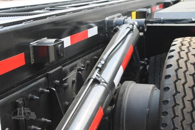 New | in-Stock 2027 PETERBILT 548 Rolloff Trucks Texas US | Roll Off Truck World #1492013
