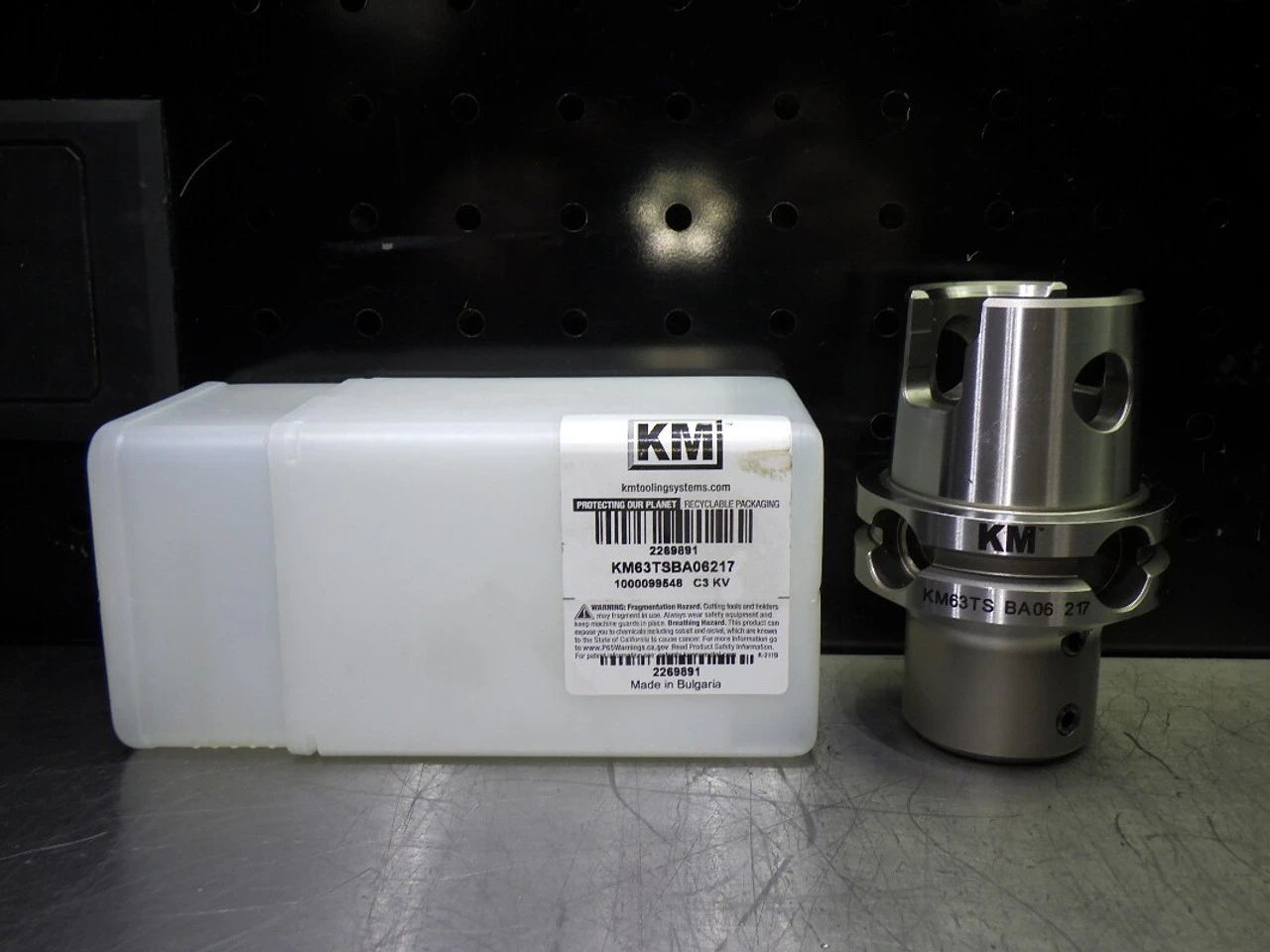 Kennametal KM63UT 3/8" Coolant Thru Boring Adapter KM63TSBA06217 (LOC2706B)