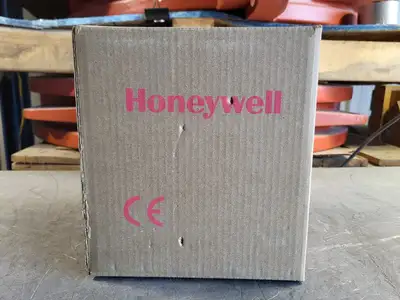 NEW HONEYWELL STT35F-0-EPFM-0000-00000EF-3DC-00002J