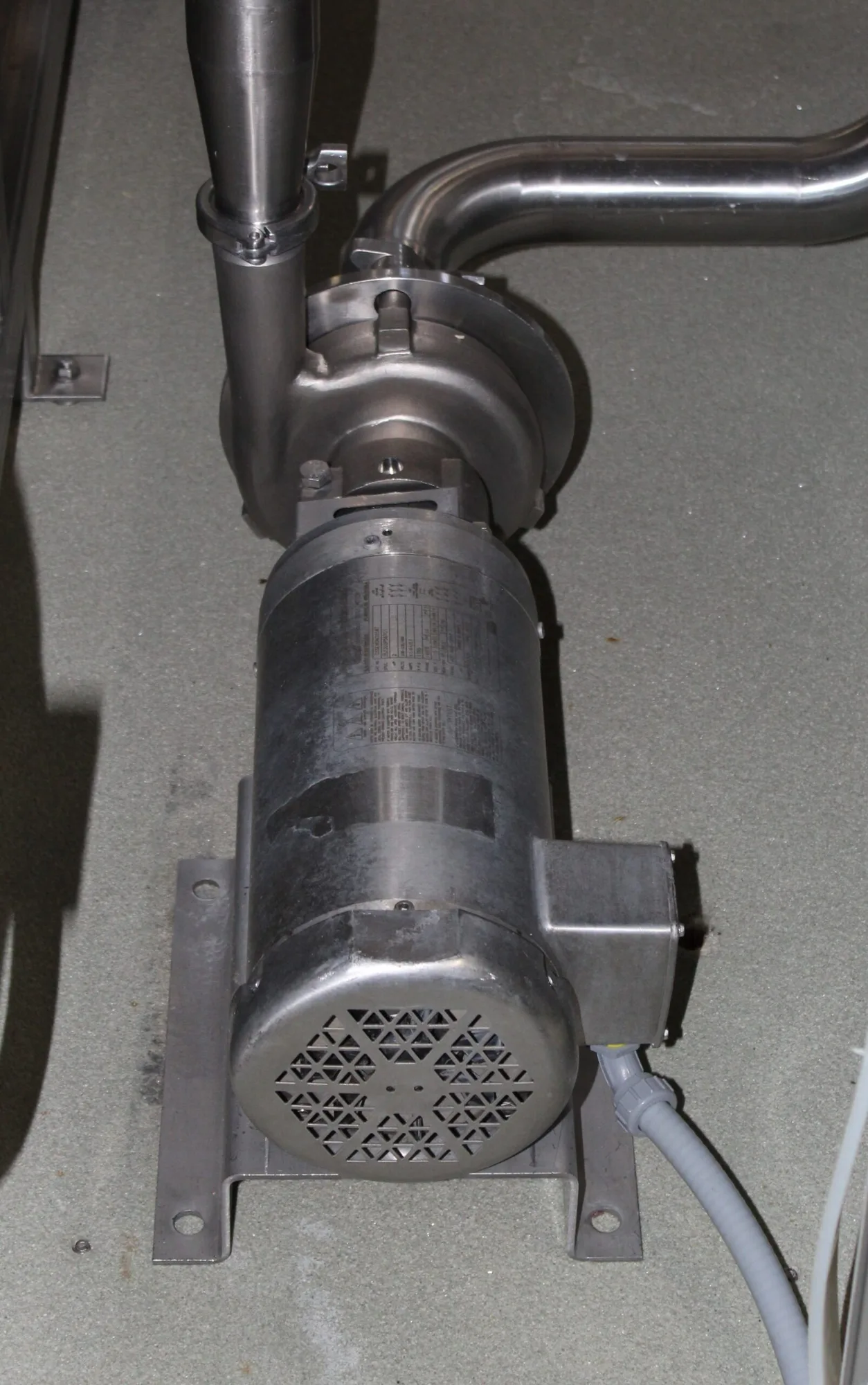 Apple Surge Tank Pump