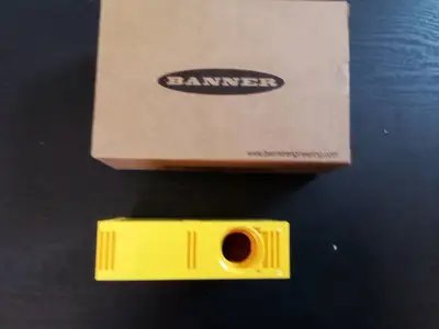 Used Banner 31537 Photoelectric Sensors US | Infinity wholesale & Supply LLC #1305700