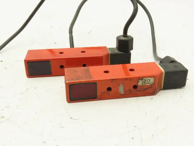 Used LEUZE _UNKNOWN_ Proximity Sensors | Arrow Industrial #558068