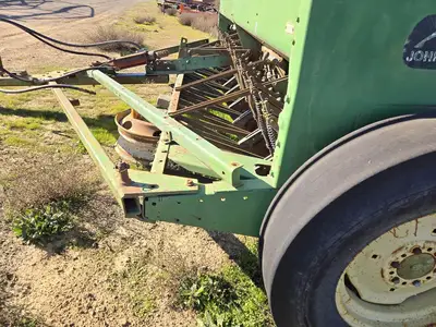USED 1986 JOHN DEERE 8300