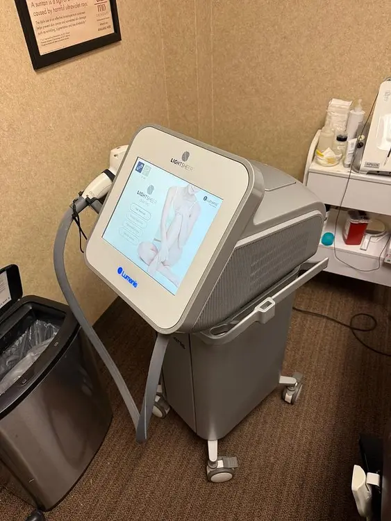 Used 2020 LUMENIS QUATTRO WITH XC 805 AND ET HAND PIECES, HAIR REMOVAL, PIGMENTED LESIONS, VASCULAR LESIONS Lasers / Laser Systems Minnesota US | Midwest Medical #1467819