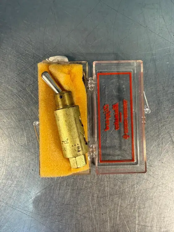 Used Clippard _UNKNOWN_ Valves/Fittings South Carolina US | Palmetto Automation #1152359