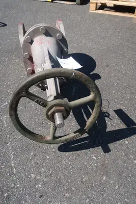 8", Class 150, Knife Valve, B16.34