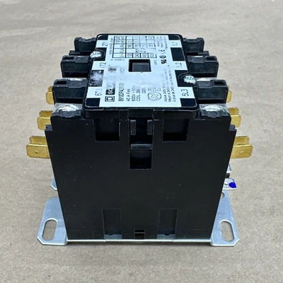 NEW Square D 8910DPA33V09Y125Y234Y239