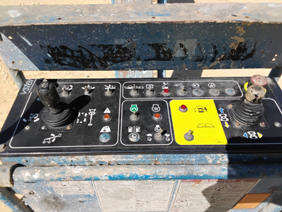 USED 2014 Genie S-85