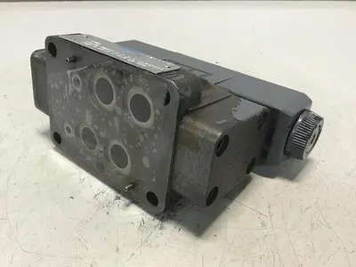 USED VICKERS DG4V-3-6C-M-U-HL7-60-B13