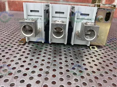 USED ABB OETL-NF200A DISCONNECT SWITCH W/ FERRAZ SHAWMUT 69133 DISTRIBUTION BLOCK