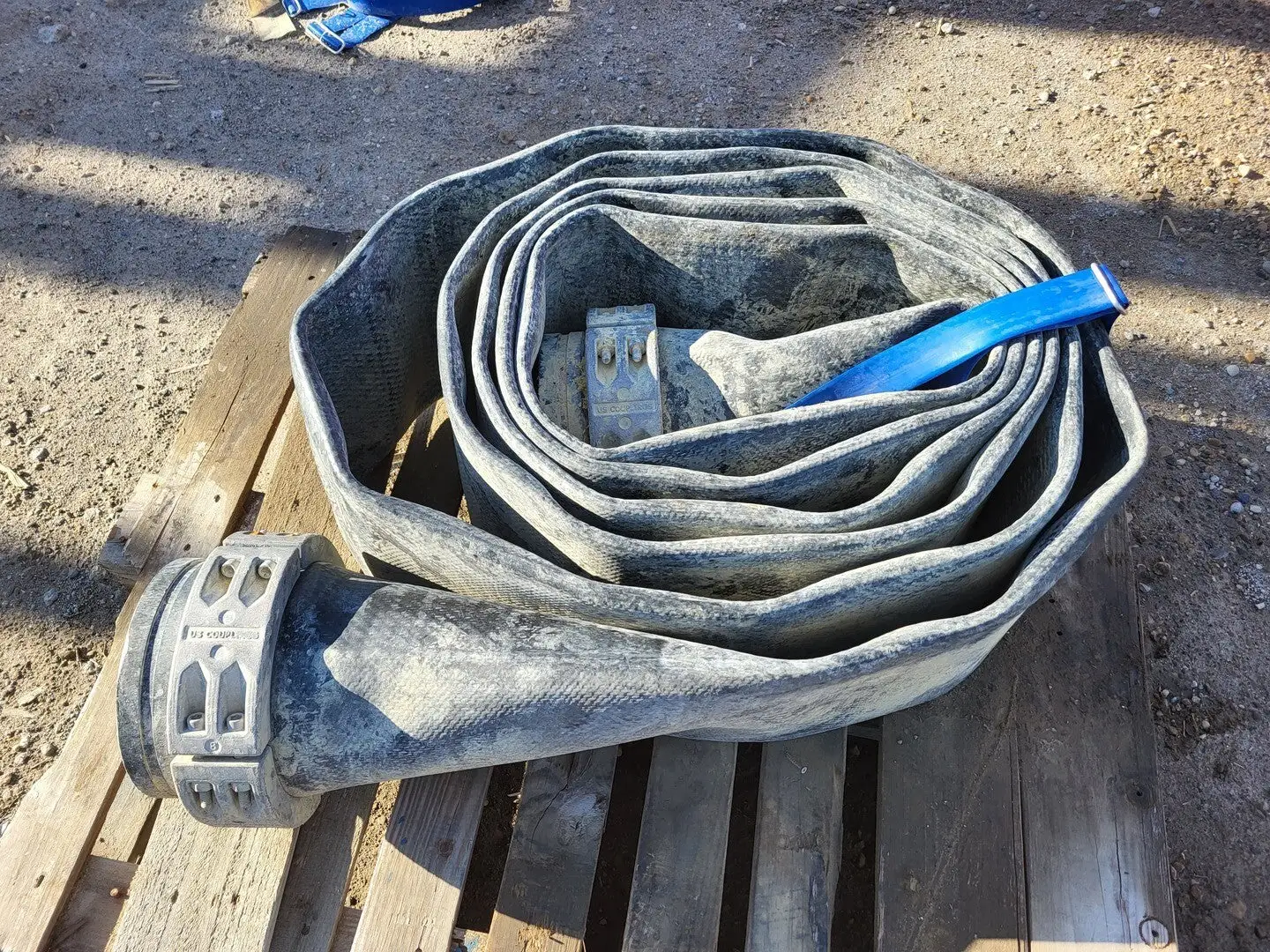 8" x 25 ft Hose Black w/ Camlock Coupling