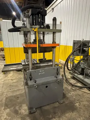100 TON ROLLFORM INC HYDRAULIC 4 POST CUTOFF & POWER UNIT, 12" STROKE: YOBRO #24328