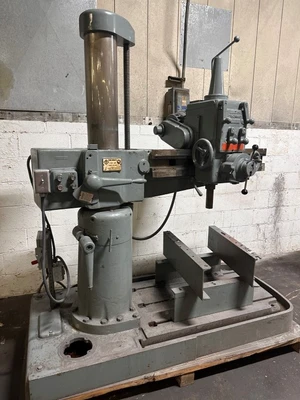 CINCINNATI 3'7" RADIAL DRILL