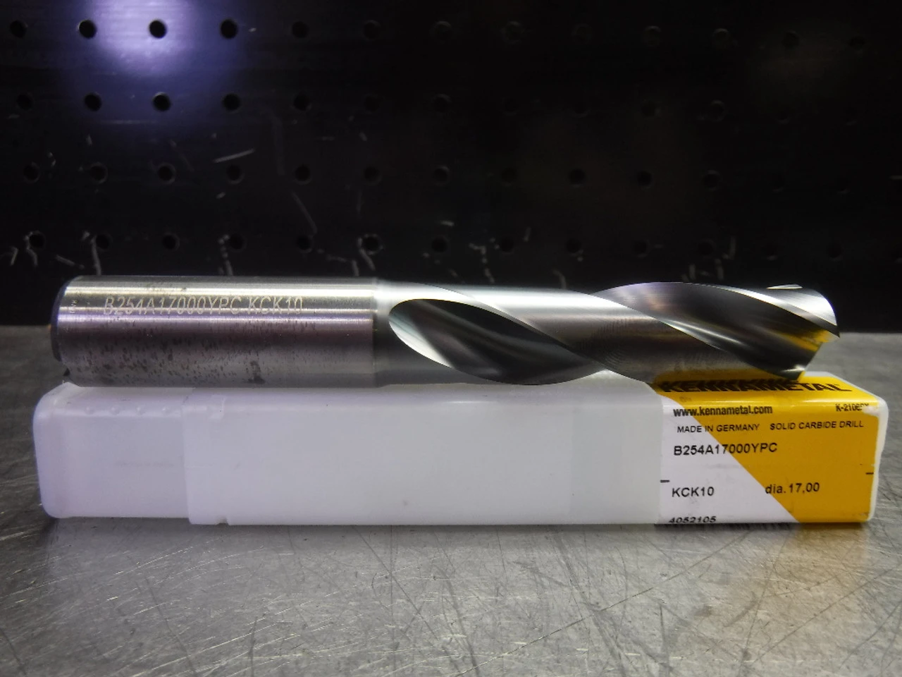 Kennametal 17mm Carbide Drill Coolant Thru B254A17000YPC KCK10 (LOC602)