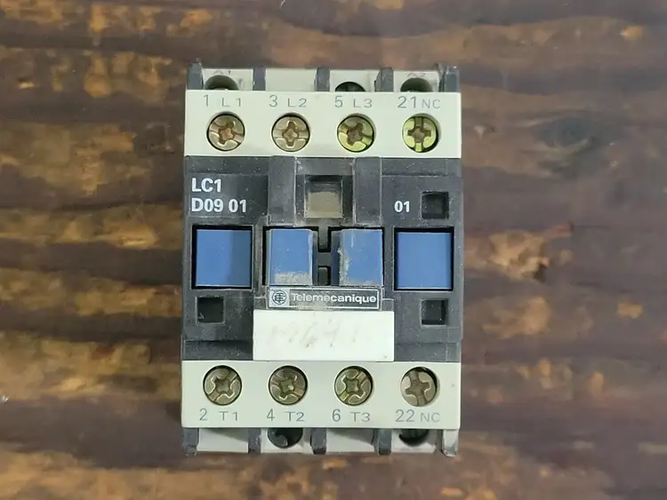 Used TELEMECANIQUE LC1D0901G6 Switchgears British Columbia CA | Lenmark #242033