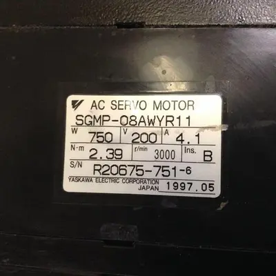 USED YASKAWA SGMP-08AWYR11