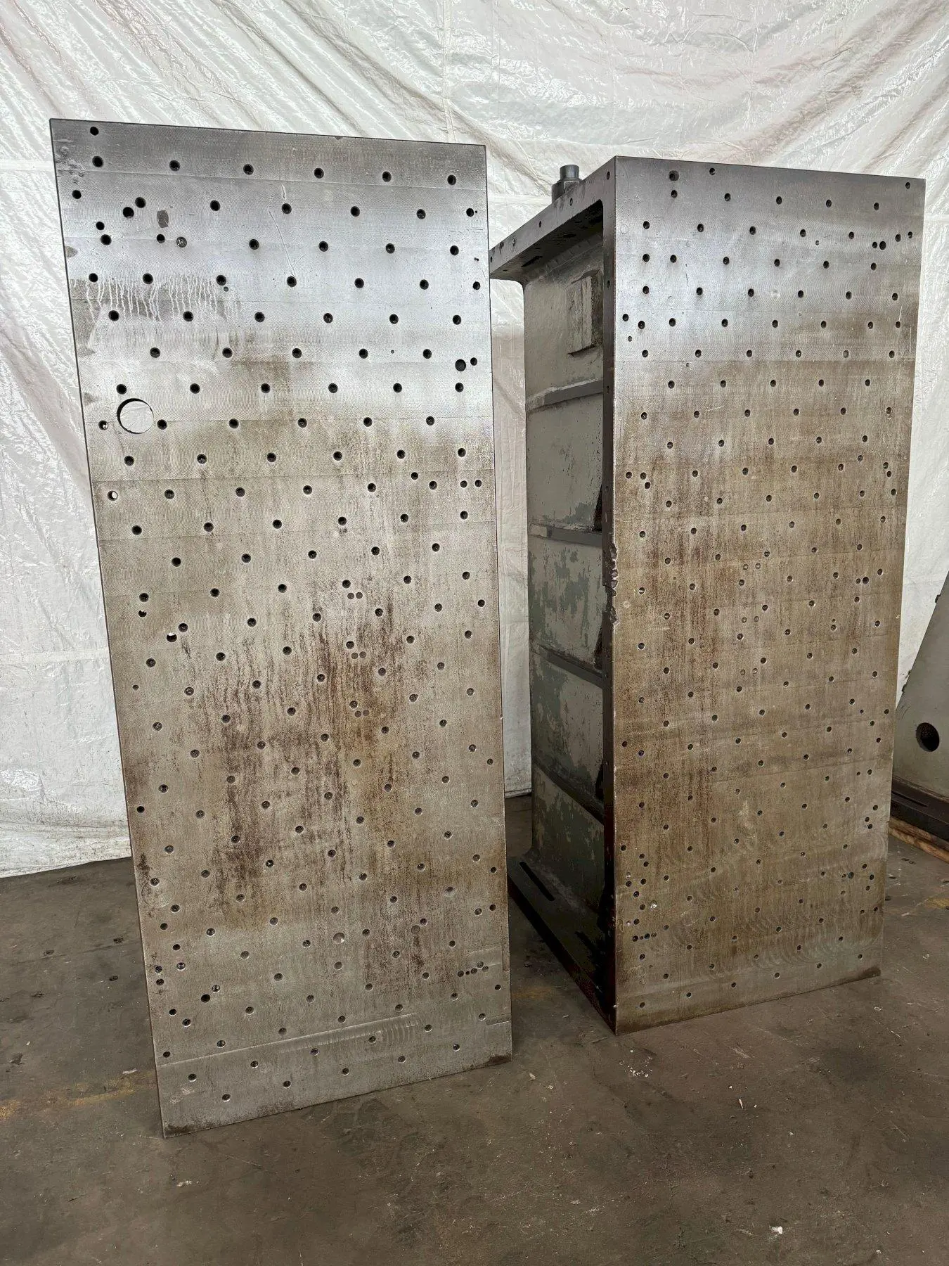 36" W X 93" T X 42" D BOX TYPE ANGLE PLATES. STOCK # 0630821