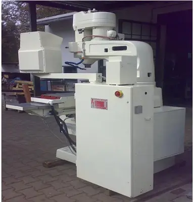 Used 1977 BRIDGEPORT SERIES II INTERACT 2 Vertical Mills CZ | Amaron s.r.o. #1061006